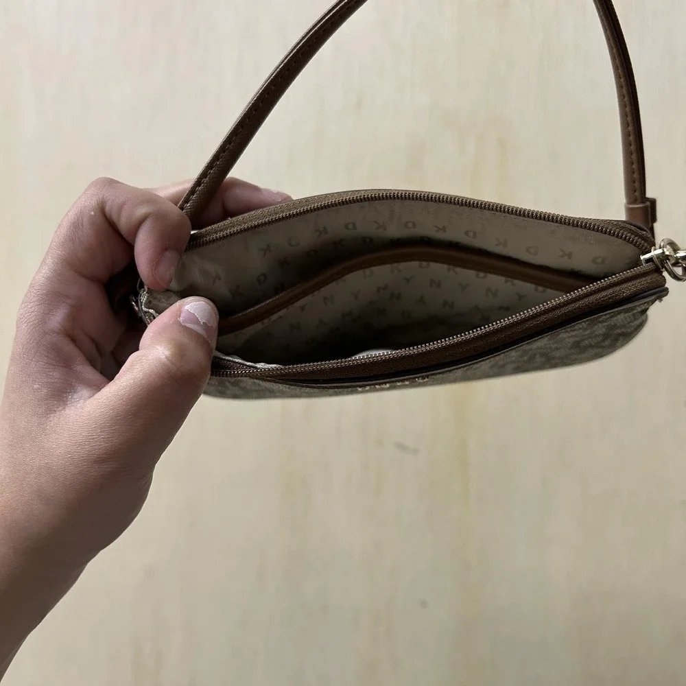 DKNY Clutch Bag‎ Womens Small Brown Logo Canvas Leather Zip Wristlet Pouch